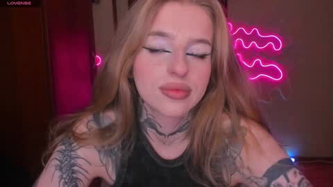 Snapshot of harley_kimm chatting on December 20, 5:57 am Julia online show from December 20, 5:57 am