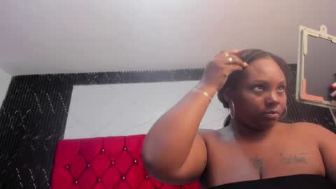 Snapshot of harleyevaans chatting on December 17, 12:11 pm Harley Evaans online show from December 17, 12:11 pm