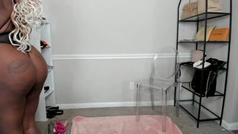 Harmonie Marquise online show from October 3, 4:01 pm