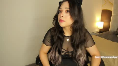 has_gonzalezz online show from April 24, 4:48 am