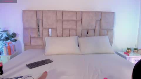 hasret_sesim online show from April 24, 4:04 am