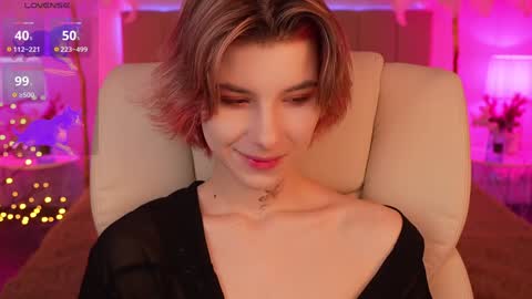 haylaamber online show from December 16, 7:04 am