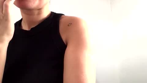 Snapshot of hayle_emmie chatting on October 4, 1:17 pm Hayle online show from October 4, 1:17 pm