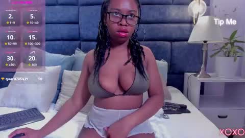 hazel_lanee online show from June 28, 6:31 am