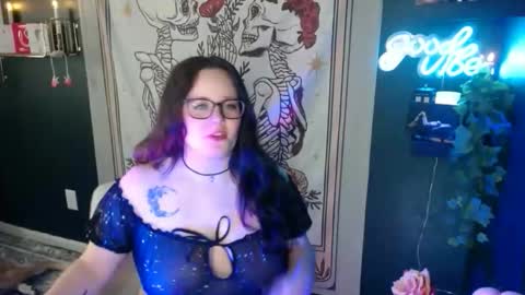 HazeyViolet333 online show from March 24, 7:08 pm