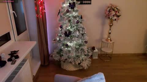 Heaven girl online show from December 5, 7:48 pm