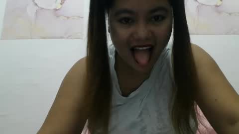 Snapshot of heavenlyeyes69 chatting on December 19, 8:34 pm heavenlyeyes69 online show from December 19, 8:34 pm