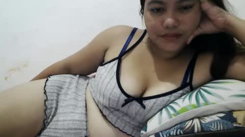 Snapshot of heavenlyeyes69 chatting on October 15, 9:28 pm heavenlyeyes69 online show from October 15, 9:28 pm