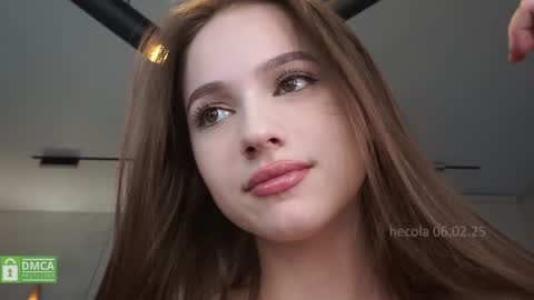 Snapshot of hecola chatting on February 6, 1:21 pm Nika next stream 200pm GMT online show from February 6, 1:21 pm