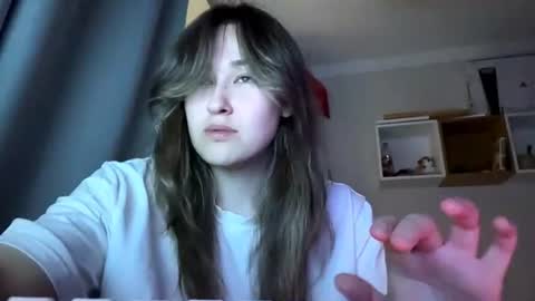 Molly online show from June 25, 6:20 pm