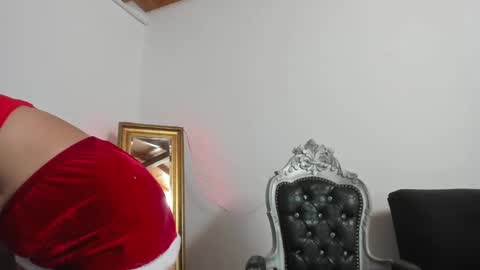 Snapshot of hela_wet chatting on December 8, 7:54 pm Hela Independent model online show from December 8, 7:54 pm