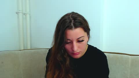 helen_adams_ online show from December 18, 6:53 am