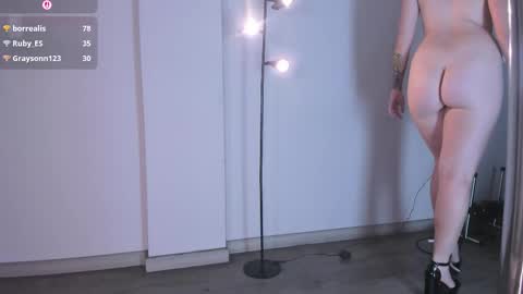 helena online show from February 28, 10:42 pm