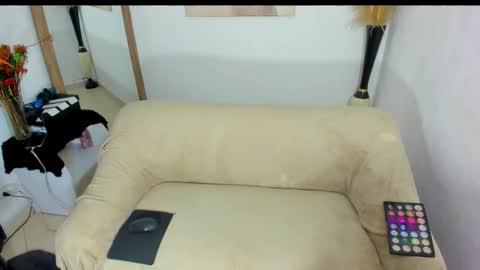 Snapshot of helena_copper chatting on October 13, 10:01 pm HELENA COPPER online show from October 13, 10:01 pm