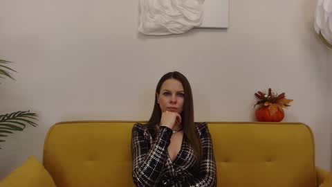 Snapshot of helenbenit chatting on October 15, 8:17 am Helen online show from October 15, 8:17 am