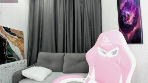 Hi I am Helen online show from April 24, 1:08 am