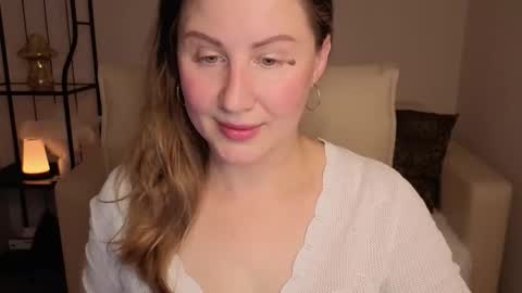Snapshot of helens_lov chatting on September 25, 1:37 am Helen online show from September 25, 1:37 am