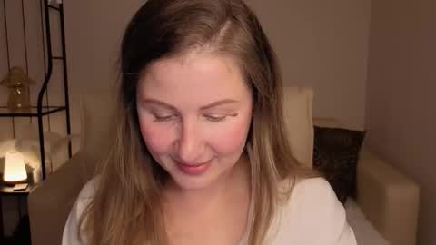 Snapshot of helens_lov chatting on September 19, 2:21 am Helen online show from September 19, 2:21 am