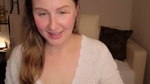 Snapshot of helens_lov chatting on September 28, 2:07 am Helen online show from September 28, 2:07 am