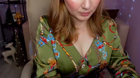 Snapshot of helens_lov chatting on December 19, 2:01 am Helen online show from December 19, 2:01 am
