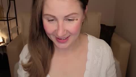 Snapshot of helens_lov chatting on October 3, 1:54 am Helen online show from October 3, 1:54 am