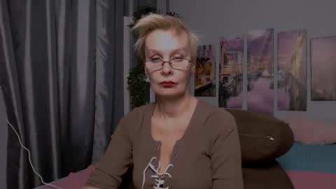 Helga online show from April 21, 5:09 pm