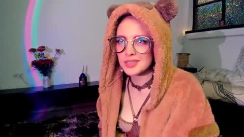 Snapshot of heliconiavannucci chatting on October 8, 2:27 am Heliconia online show from October 8, 2:27 am