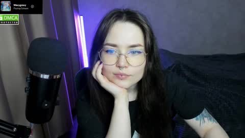 Red online show from February 12, 5:58 pm