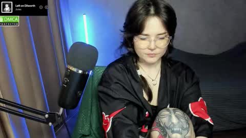 Red online show from October 3, 6:46 pm