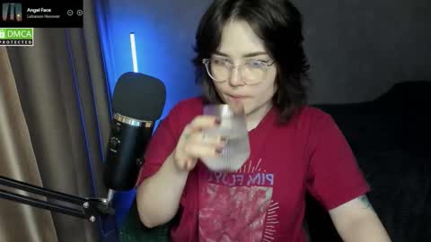 Red online show from January 15, 6:47 pm