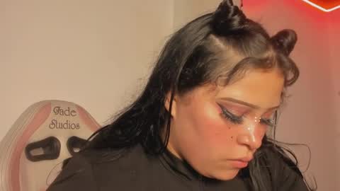 hellen__smith_ online show from April 22, 8:44 am