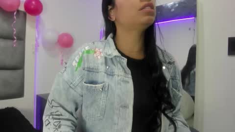 hellen__smith_ online show from November 1, 1:04 pm