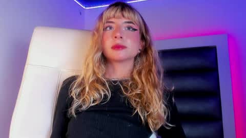 hellen__smith_ online show from April 21, 1:53 am