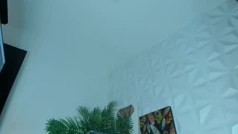 hellen     online show from December 18, 7:40 pm