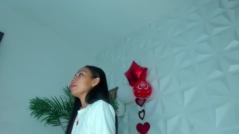 hellen     online show from February 16, 7:03 pm