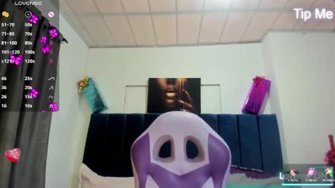 Snapshot of hellen_starx chatting on March 1, 8:42 pm hellen_starx online show from March 1, 8:42 pm