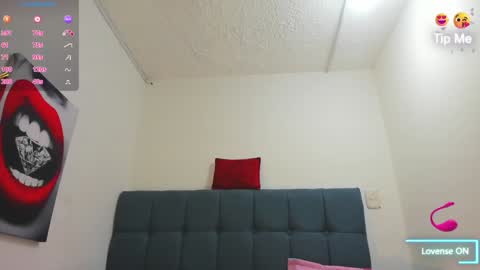 Snapshot of hellen_starx chatting on February 7, 6:45 pm hellen_starx online show from February 7, 6:45 pm