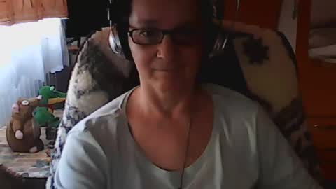 hellenmarie online show from January 8, 12:05 pm
