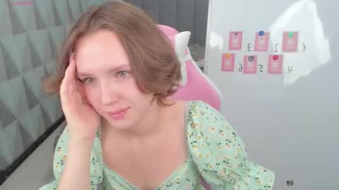 Snapshot of hello_helena chatting on September 17, 4:10 am Helene online show from September 17, 4:10 am