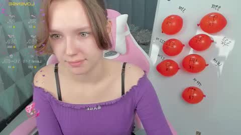 Snapshot of hello_helena chatting on September 19, 4:22 am Helene online show from September 19, 4:22 am