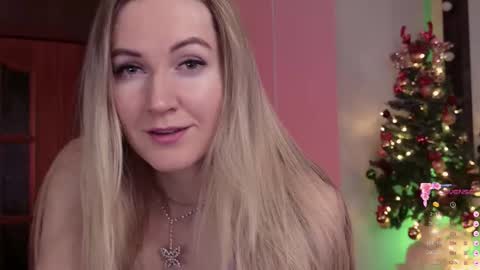 Alisia  Monday to Friday from 10 am to 4 pm GMT 2 online show from December 16, 8:20 am