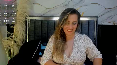 Snapshot of hera_godess chatting on September 29, 10:15 pm Hera godes online show from September 29, 10:15 pm