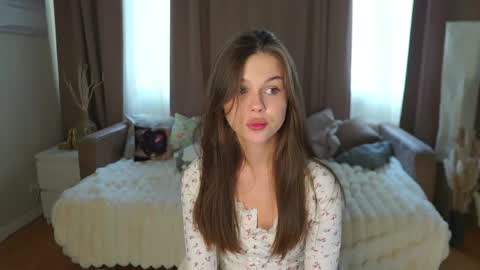 Nicole online show from April 22, 8:00 am