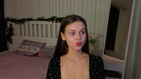 Nicole online show from March 17, 7:07 pm