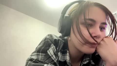 Juliana online show from April 22, 6:49 pm