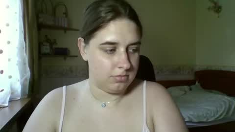 hess_luna_ online show from July 28, 11:17 am