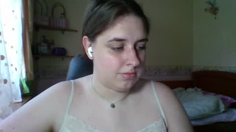 hess_luna_ online show from July 16, 10:42 am