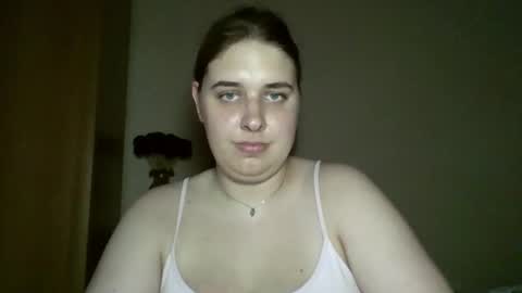 hess_luna_ online show from August 3, 9:04 am