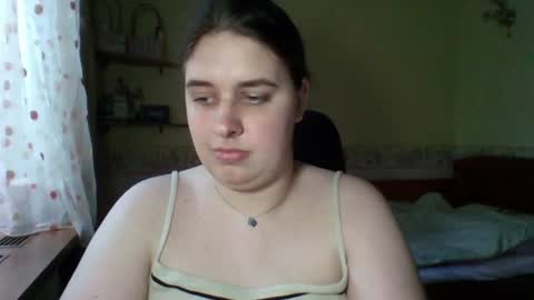 hess_luna_ online show from June 18, 9:14 am