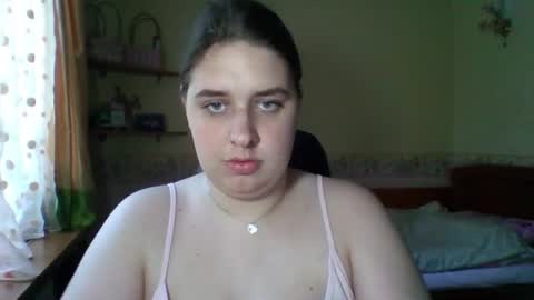 hess_luna_ online show from June 23, 9:07 am
